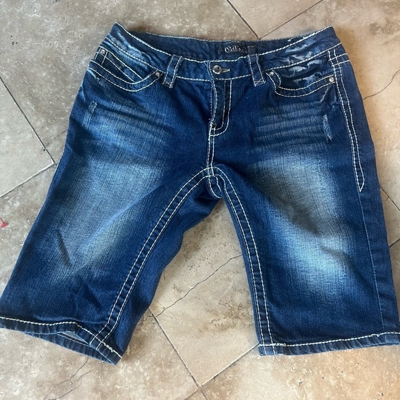 Cello ladies long shorts five pocket style, intricate embellishments size 11 - Picture 13 of 15